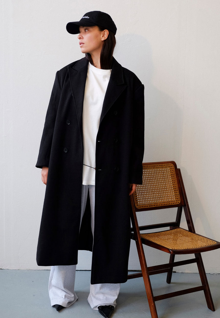 Commonplace Essentials Chroma Coat Black