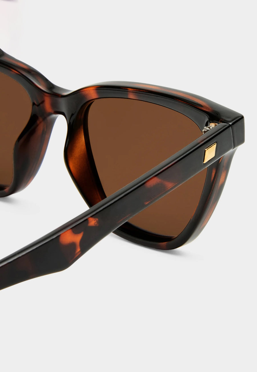 Le Specs Unfaithful Tort