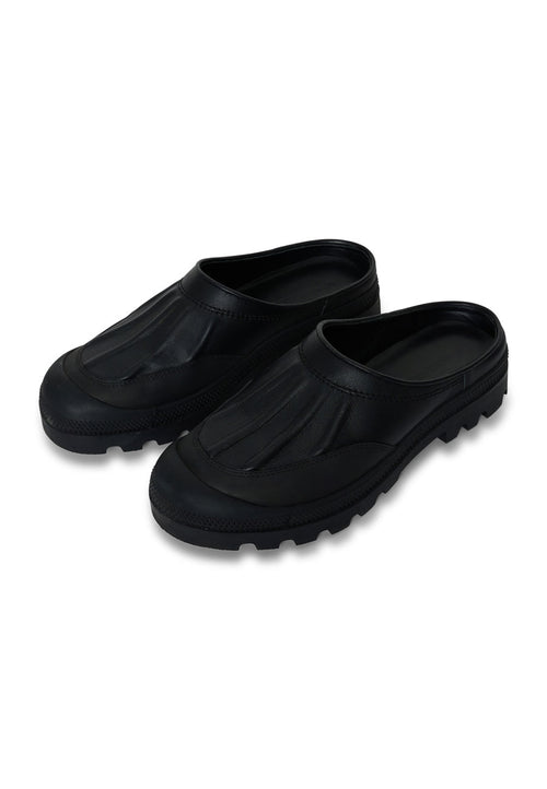 Commonplace Essentials Gardeners Clog Black