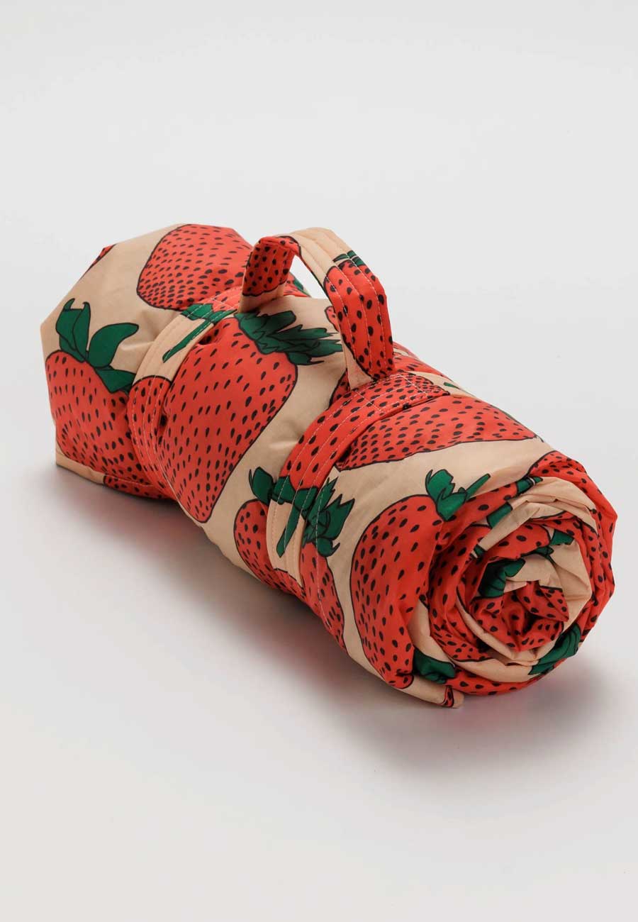 Baggu Puffy Picnic Blanket Strawberry