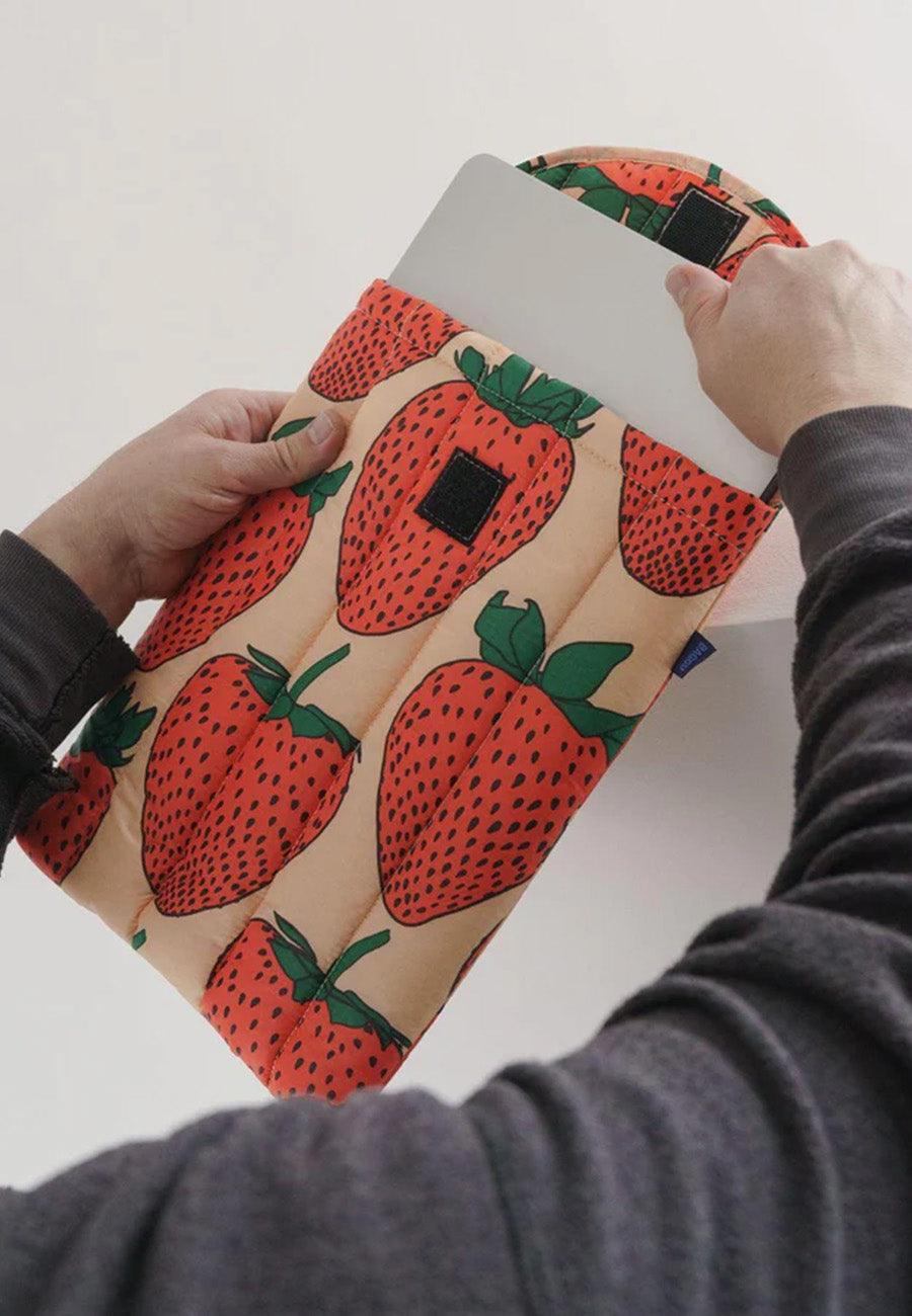 Baggu Puffy Laptop Sleeve Strawberry 16" - Uncommon