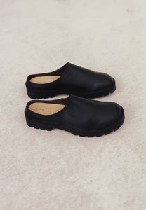 Commonplace Anderson Slip On Loafer Black